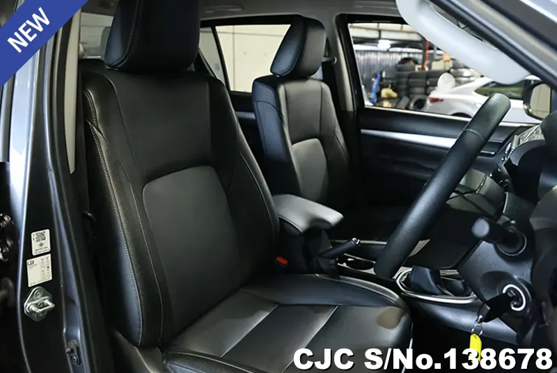 Toyota Hilux in Gray for Sale Image 7