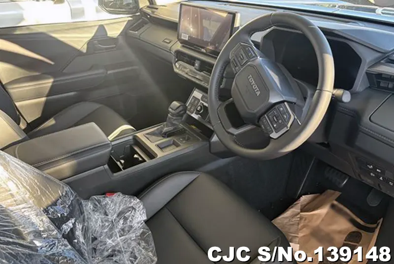 Toyota Hilux in Gray for Sale Image 4